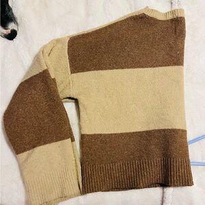 Double Zero Women's Brown and Tan Crewneck Sweater